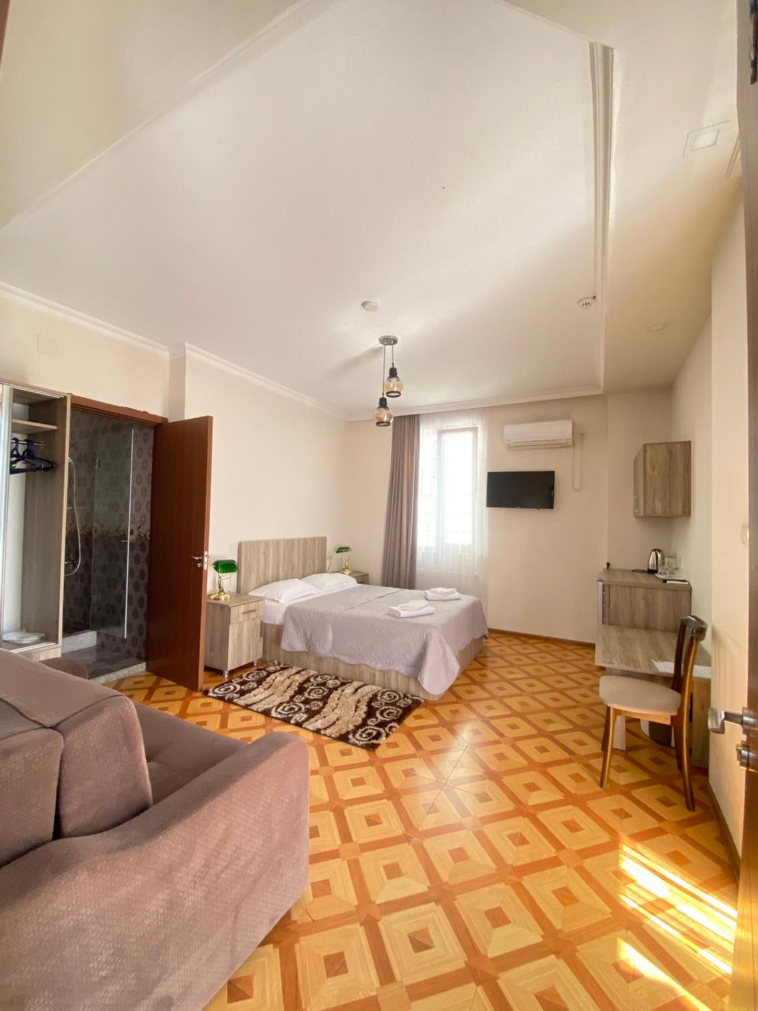 באטומי Hotel Garanti מראה חיצוני תמונה