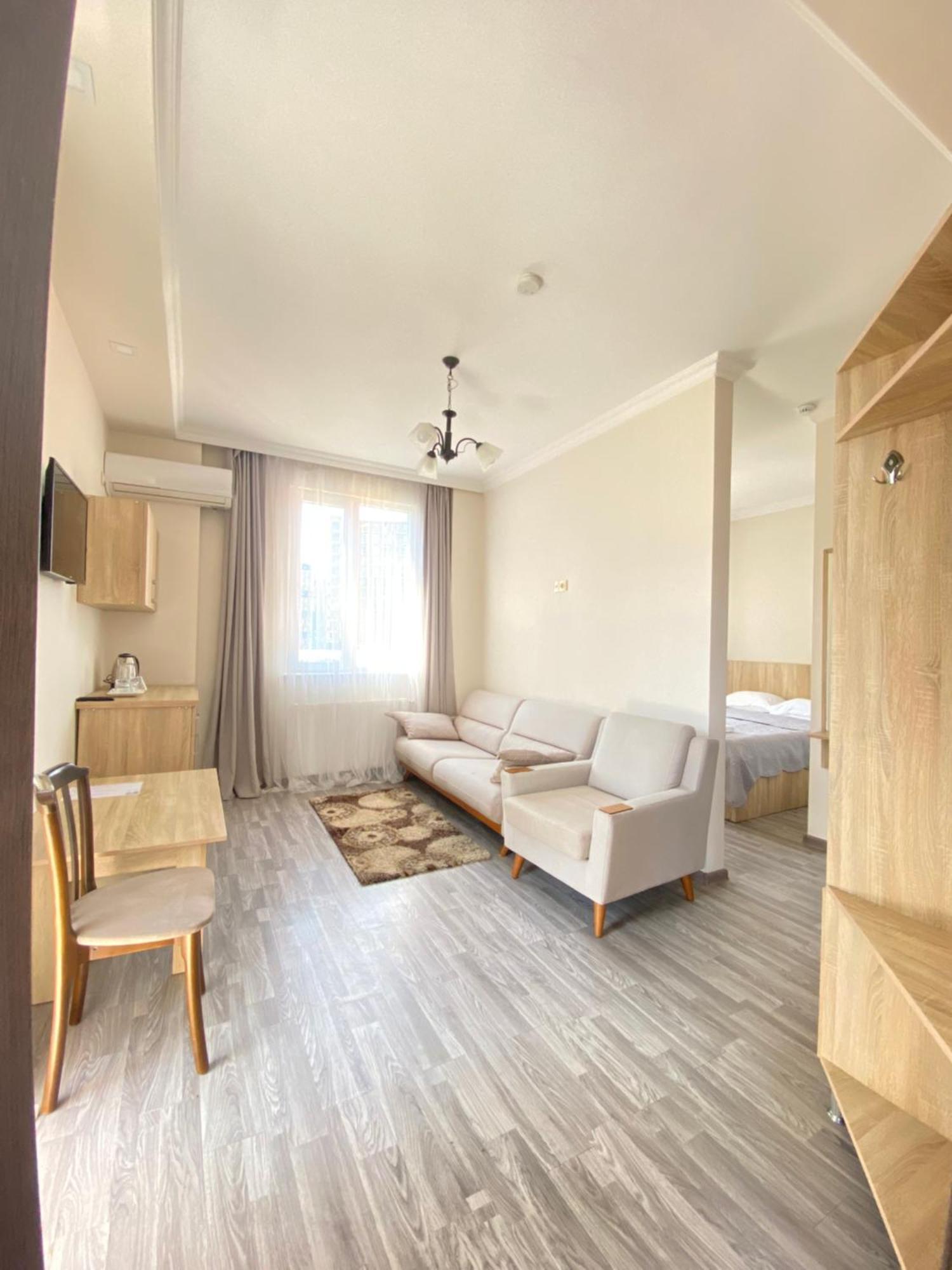 באטומי Hotel Garanti מראה חיצוני תמונה