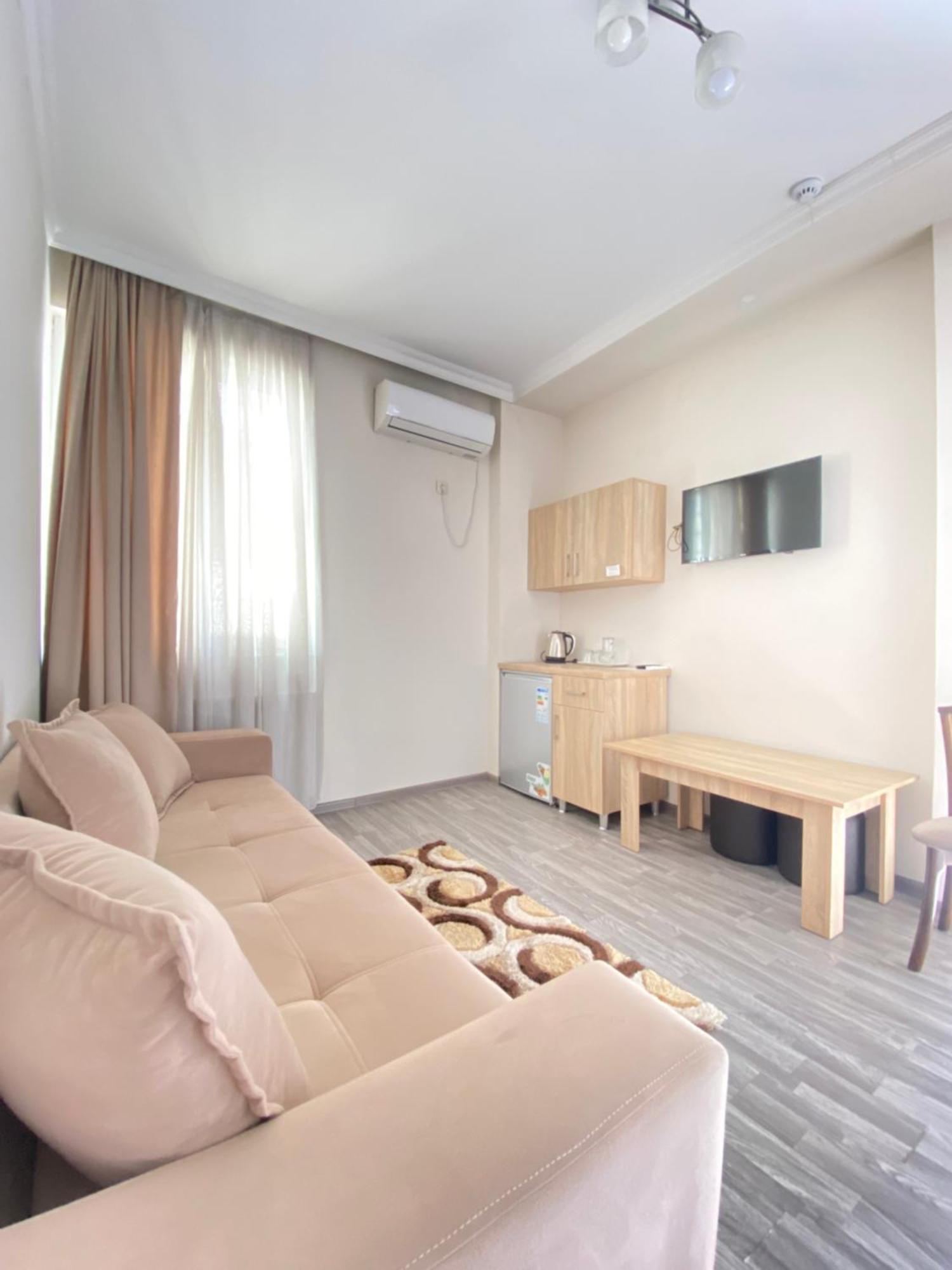 באטומי Hotel Garanti מראה חיצוני תמונה