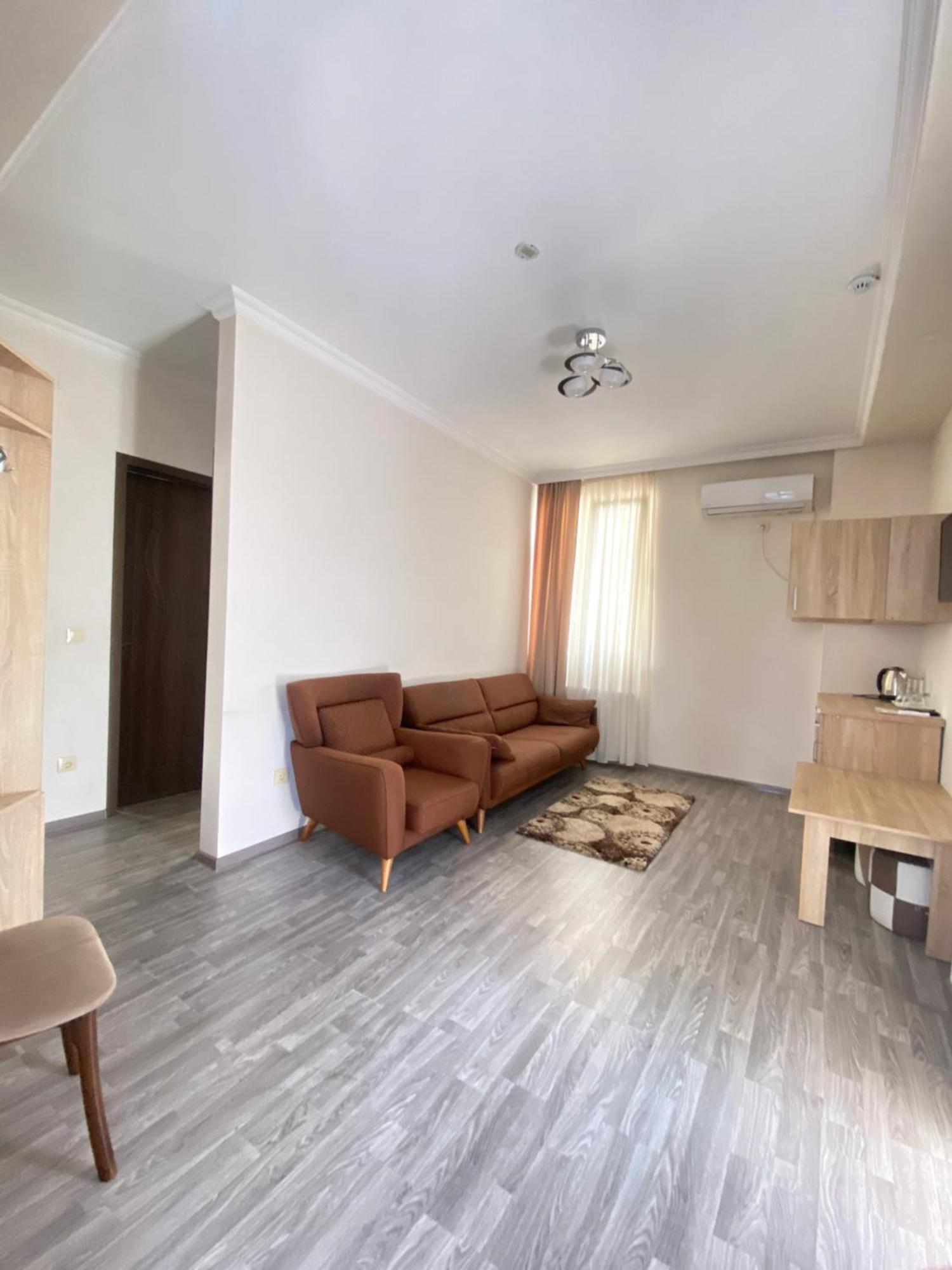 באטומי Hotel Garanti מראה חיצוני תמונה