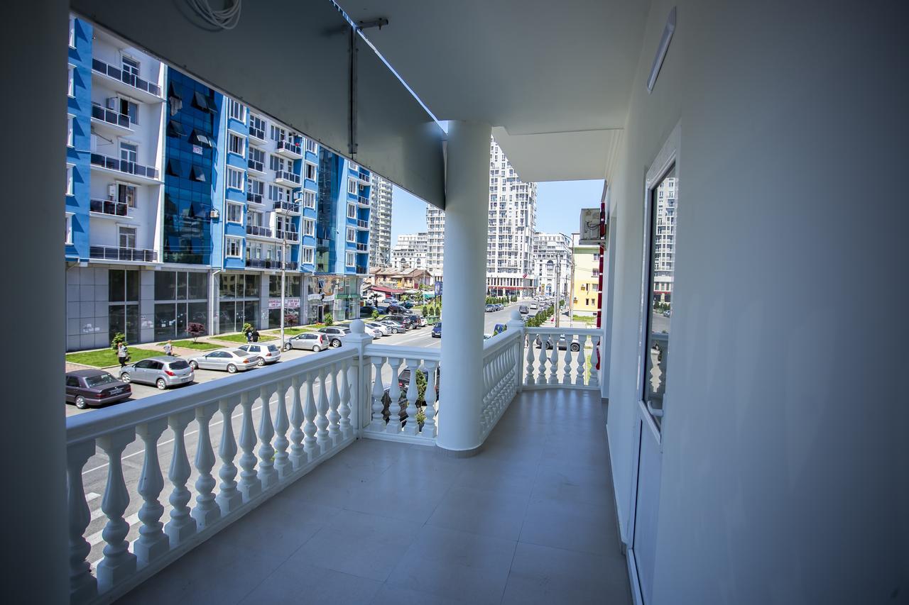 באטומי Hotel Garanti מראה חיצוני תמונה