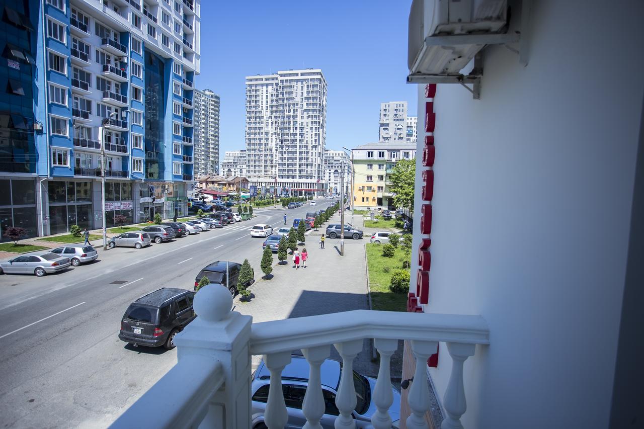 באטומי Hotel Garanti מראה חיצוני תמונה