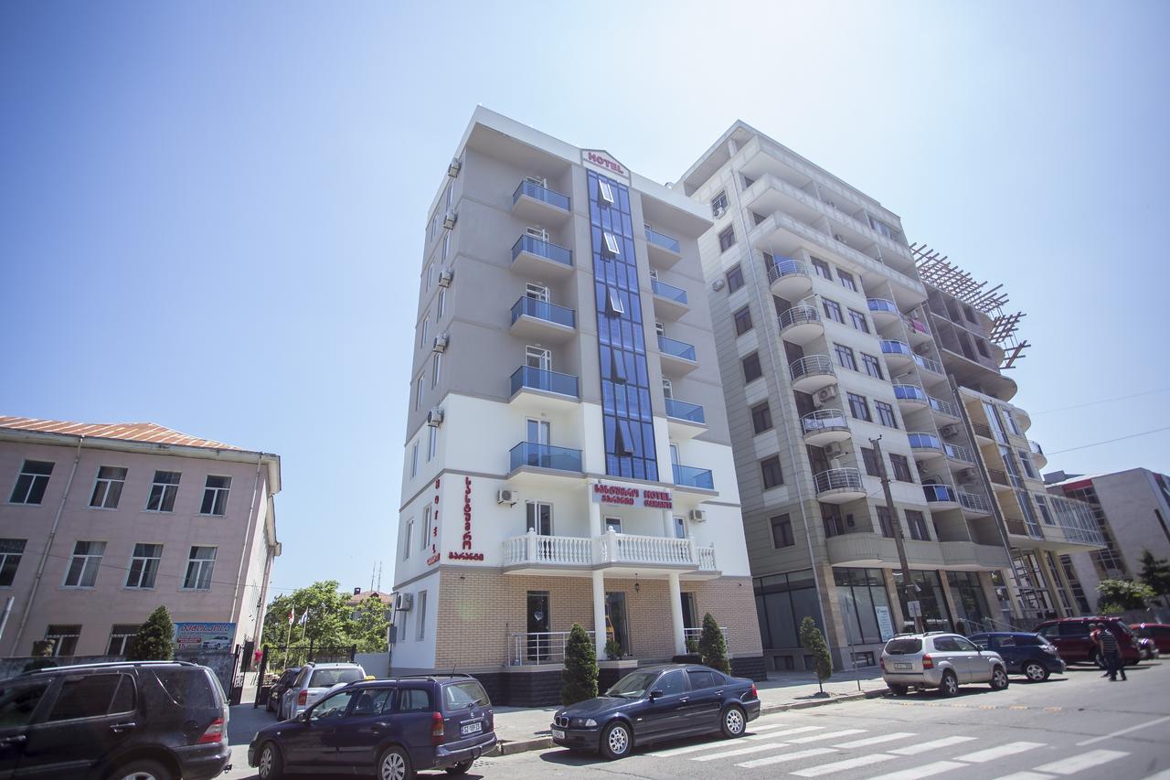 באטומי Hotel Garanti מראה חיצוני תמונה