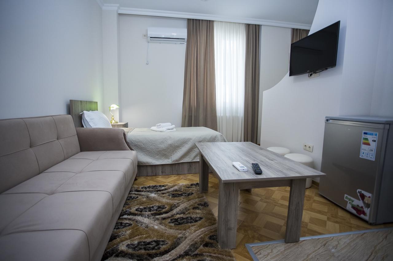 באטומי Hotel Garanti מראה חיצוני תמונה